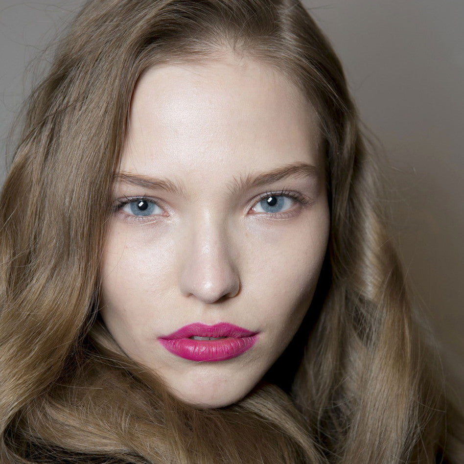 Applying Powder over Creme Foundation