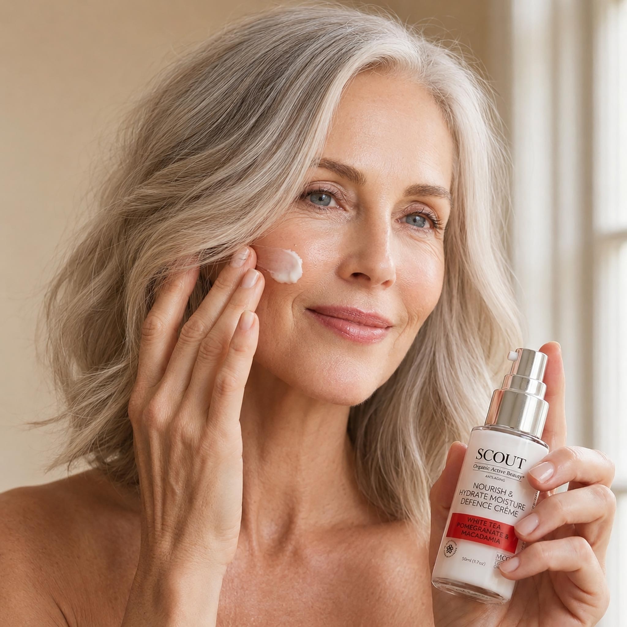 Nourish & Hydrate Moisture Defence Crème with White Tea, Pomegranate & Macadamia
