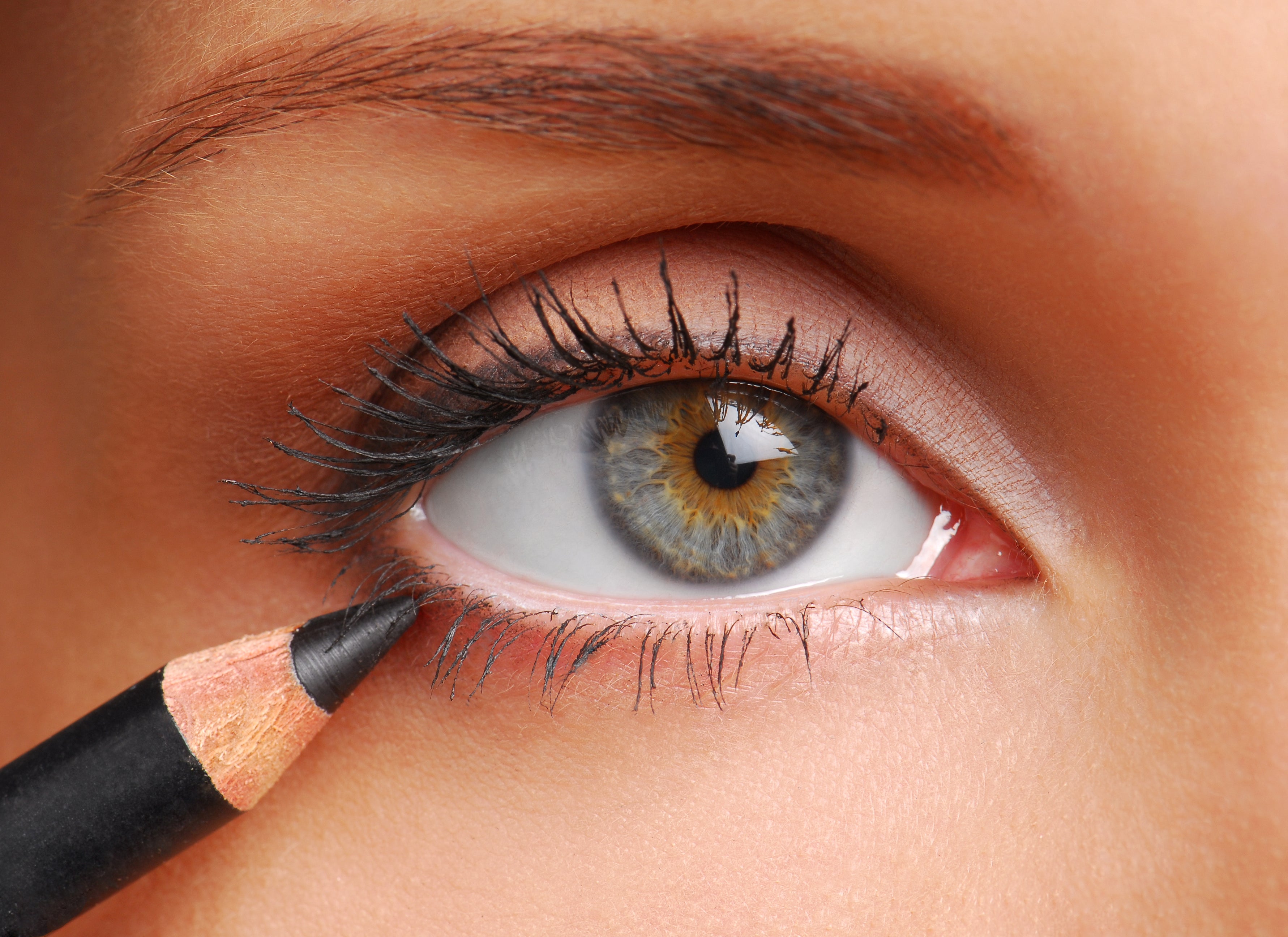 How to: Applying Eyeliner Pencil